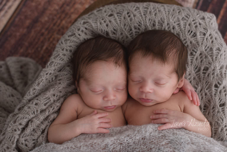 ensaio newborn de gemeos