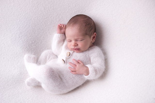 bebe de 10 dias em ensaio newborn: tudo o que voce precisa saber