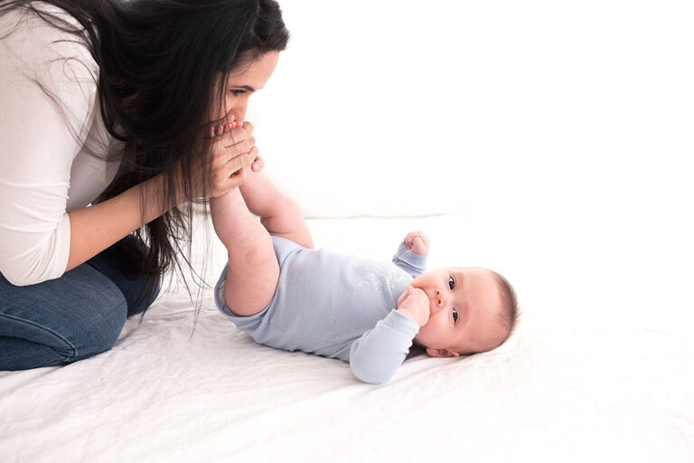 fotos de bebês, ensaio acompanhamento, fotografa de bebes sp,melhores fases para fotografar bebês, fotos de bebes de 3 a 6 meses, fotos de bebê com a mãe