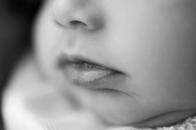 erros comuns na fotografia newborn, ensaio newborn, fotos newborn, detalhe foto de recém-nascido, foto da boca de recém-nascido