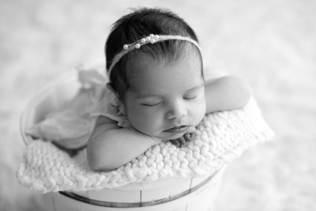 erros comuns na fotografia newborn, ensaio newborn, fotos newborn, foto de recém nascido no baldinho