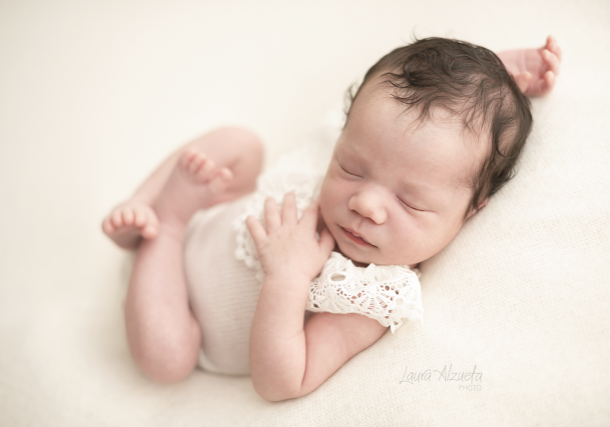 fotos de recém-nascidos  menina em ensaio workshop de fotografia newborn 