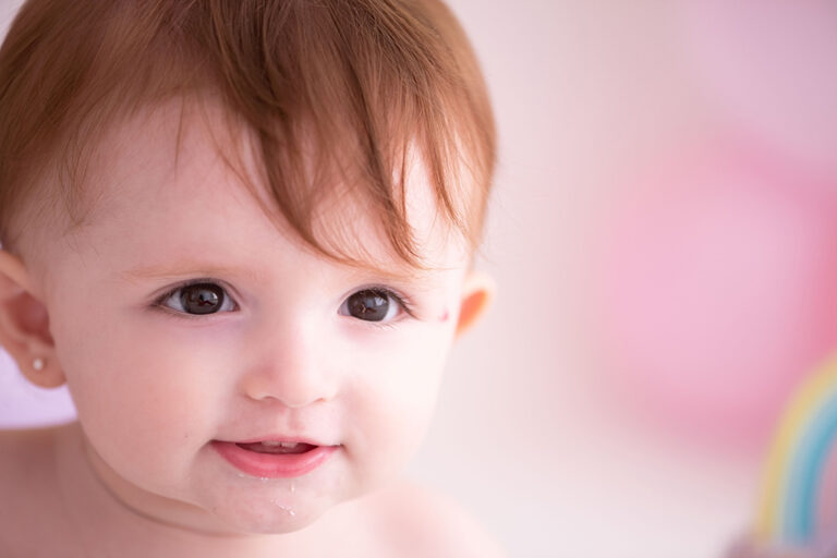 smash the cake, ensaio com bebês, fotos de bebês, ensaio de aniversário, ensaio do primeiro aniversário, fotos aniversariante, ensaio de aniversário com irmãos